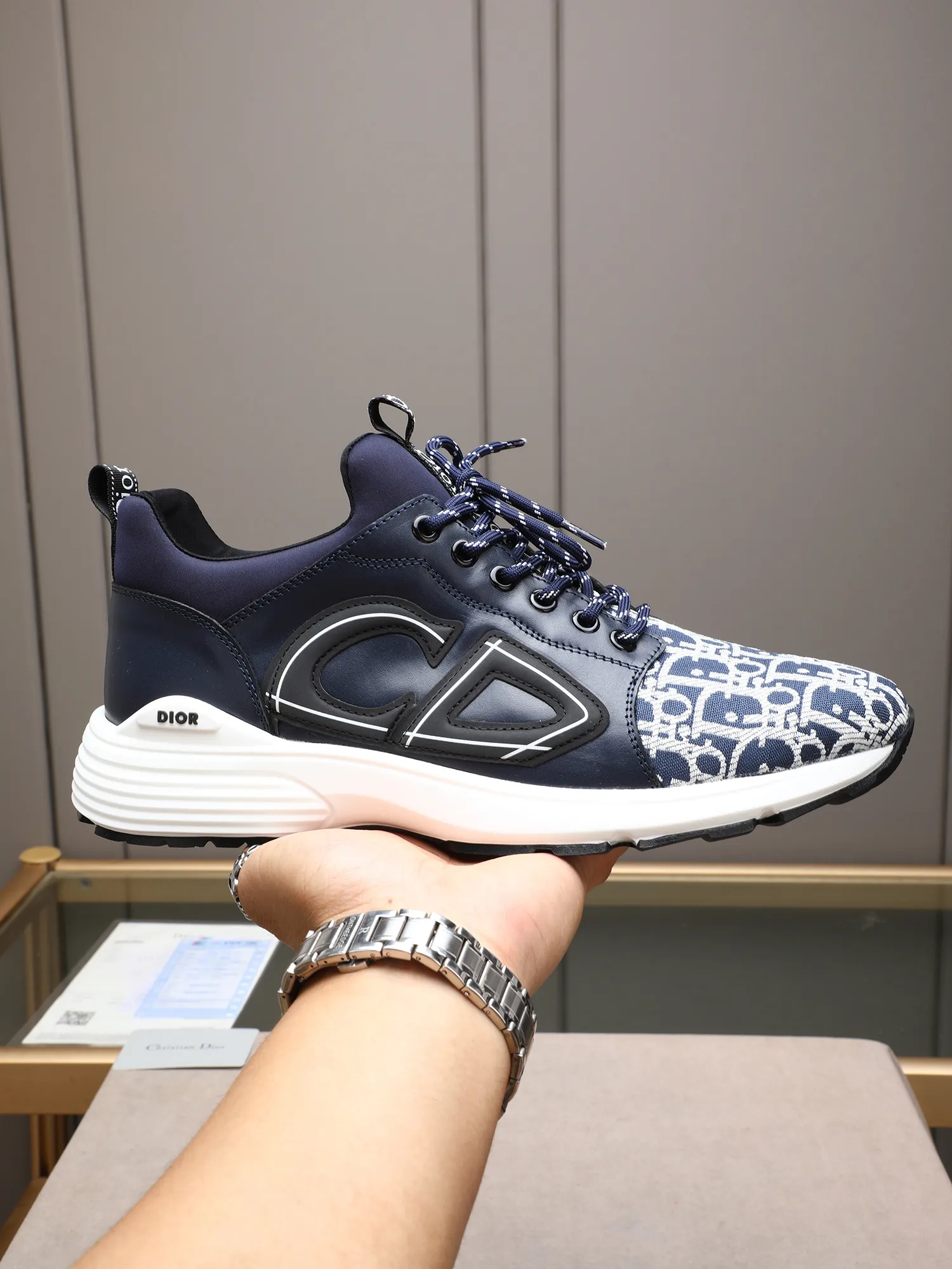 Men's shoes 💰460 💰Dior [Dior] 😘😘High-end series of casual men's shoes, simple and elegant👍👍👍The upper is made of first-layer genuine leather spliced ​​with Dior's special material [sun][sun]; imported first-layer sheepskin lining; special outsole, wear-resistant, lightweight, the overall design is harmonious and unified without lacking personality 👣🌟✨You deserve it! 5 colors😍Sizes 38~44. (45 custom-made) The picture above is a big seller🔥🔥🔥